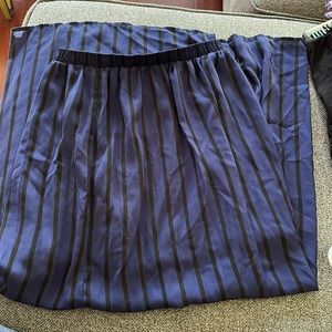 Full length skirt with slit